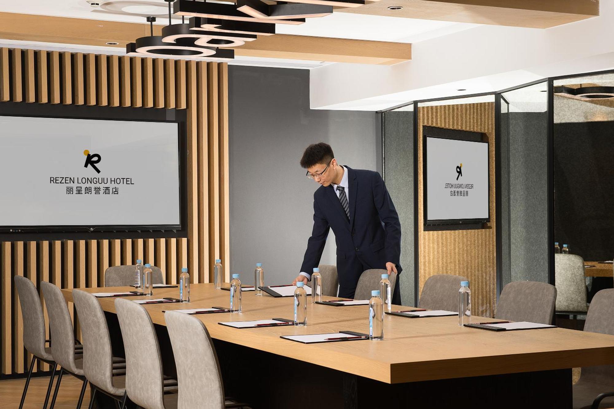 Langham Honor International Hotel Canton Fair Complex Branch - Free Shuttle To Canton Fair Complex During Canton Fair Period & Free Mini Bar Exterior photo