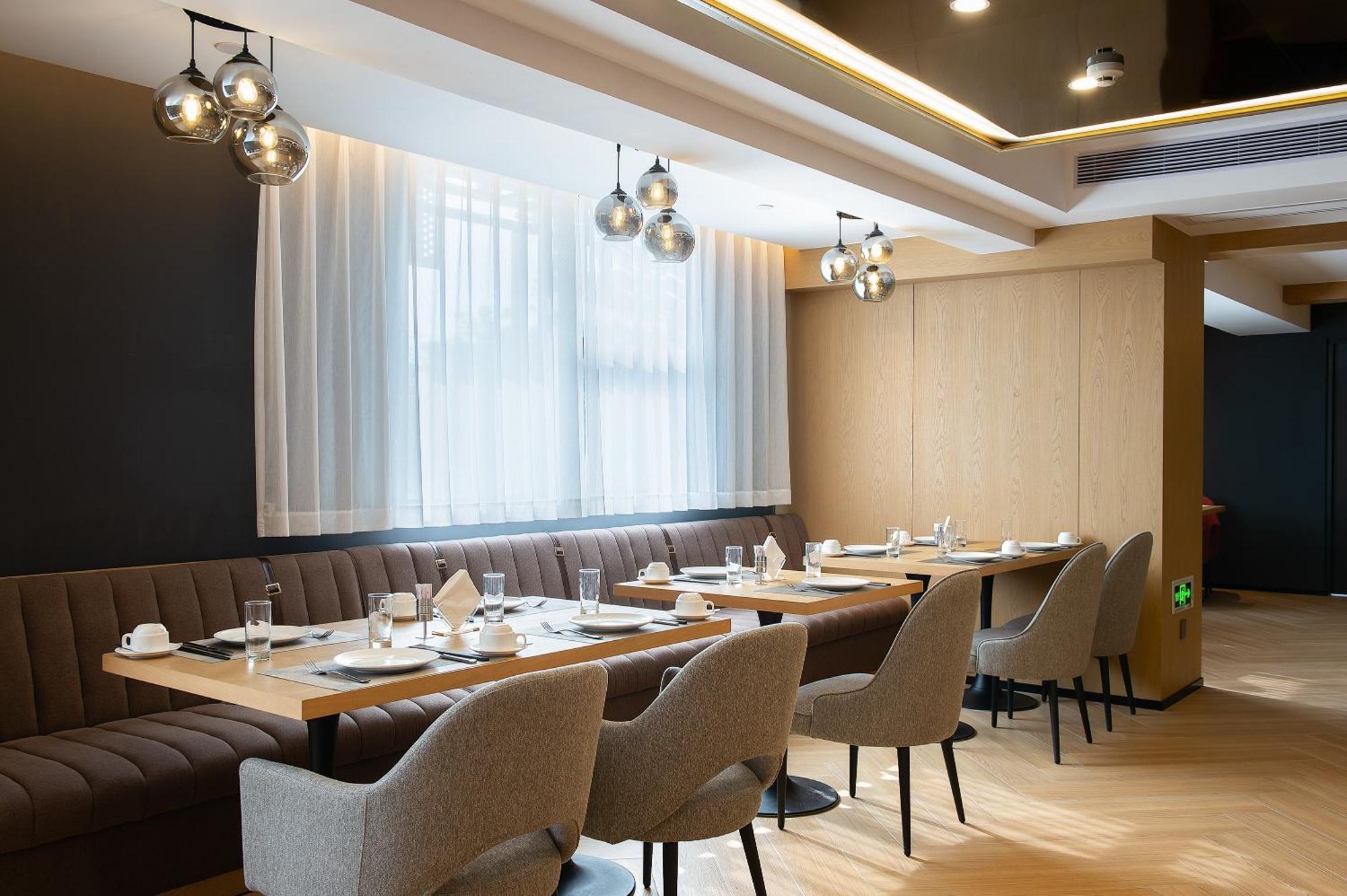 Langham Honor International Hotel Canton Fair Complex Branch - Free Shuttle To Canton Fair Complex During Canton Fair Period & Free Mini Bar Exterior photo
