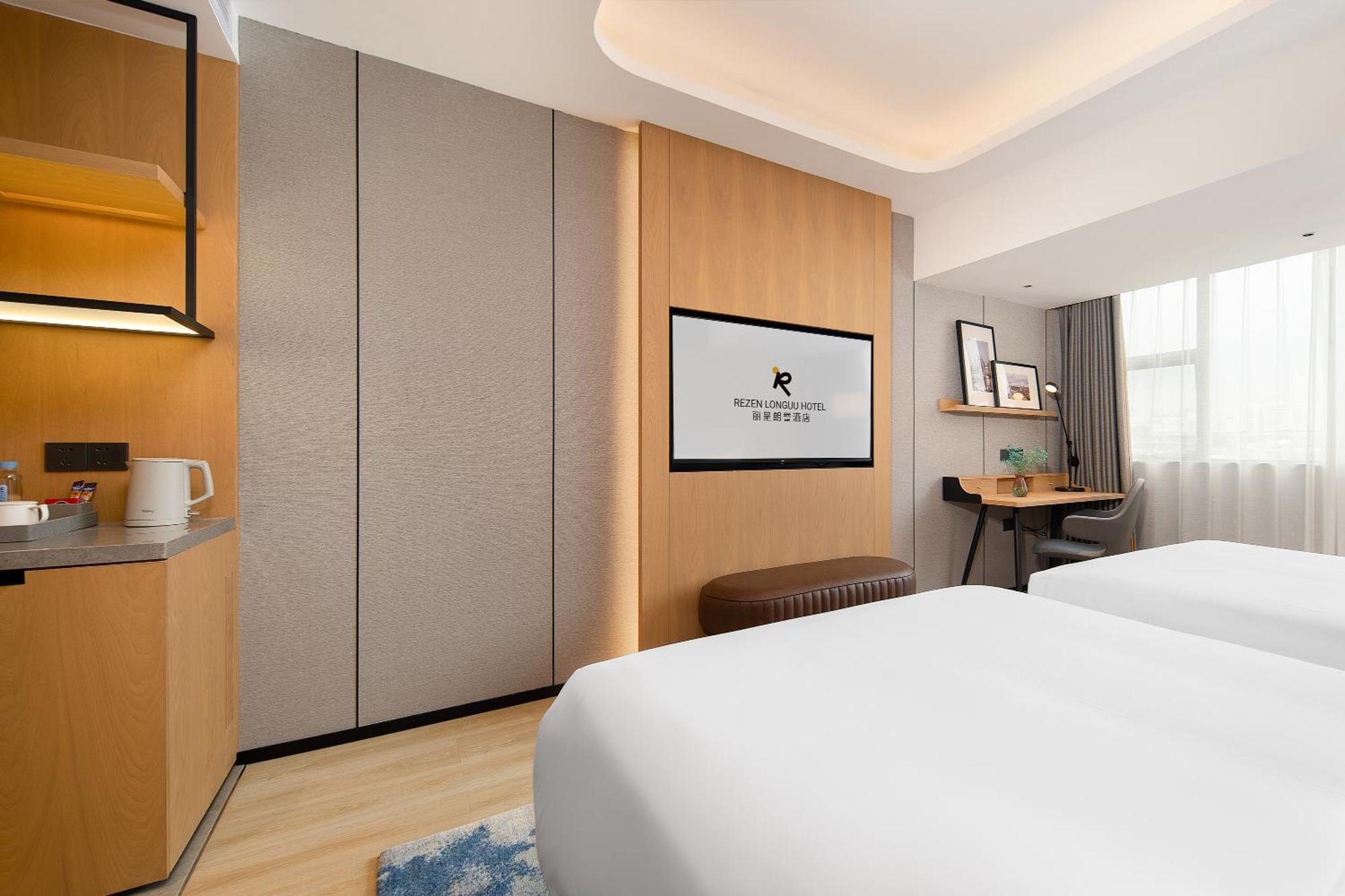 Langham Honor International Hotel Canton Fair Complex Branch - Free Shuttle To Canton Fair Complex During Canton Fair Period & Free Mini Bar Exterior photo