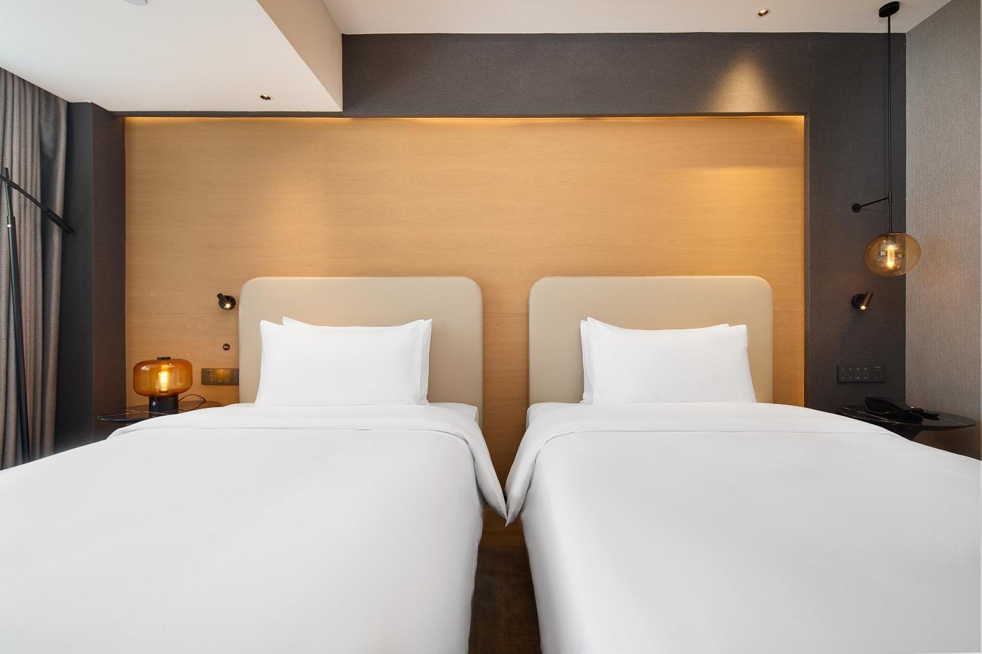 Langham Honor International Hotel Canton Fair Complex Branch - Free Shuttle To Canton Fair Complex During Canton Fair Period & Free Mini Bar Exterior photo