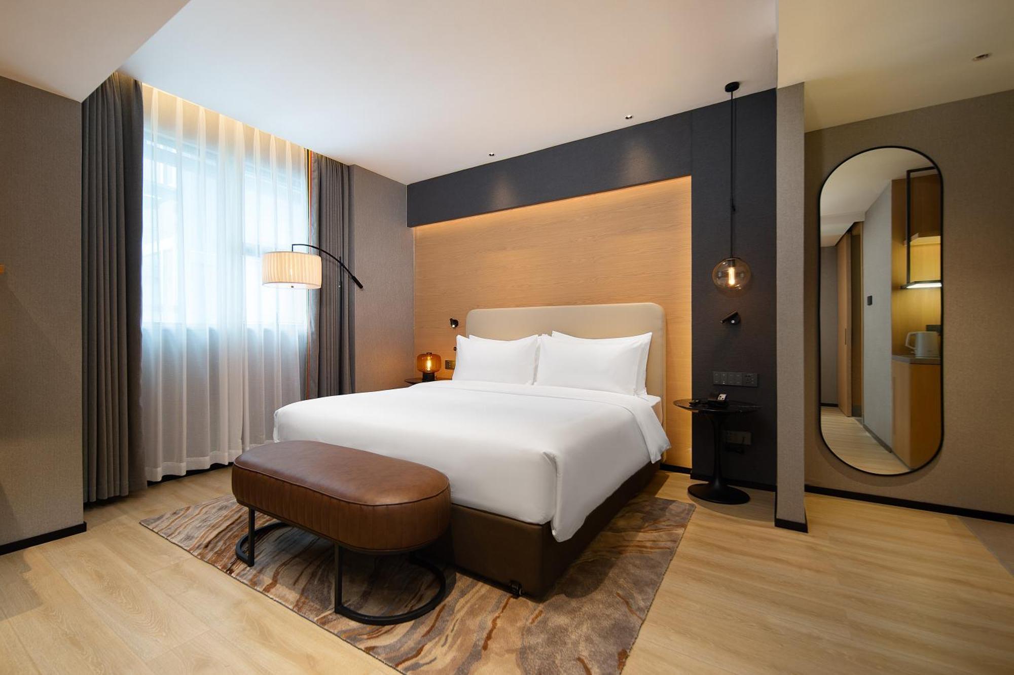 Langham Honor International Hotel Canton Fair Complex Branch - Free Shuttle To Canton Fair Complex During Canton Fair Period & Free Mini Bar Exterior photo