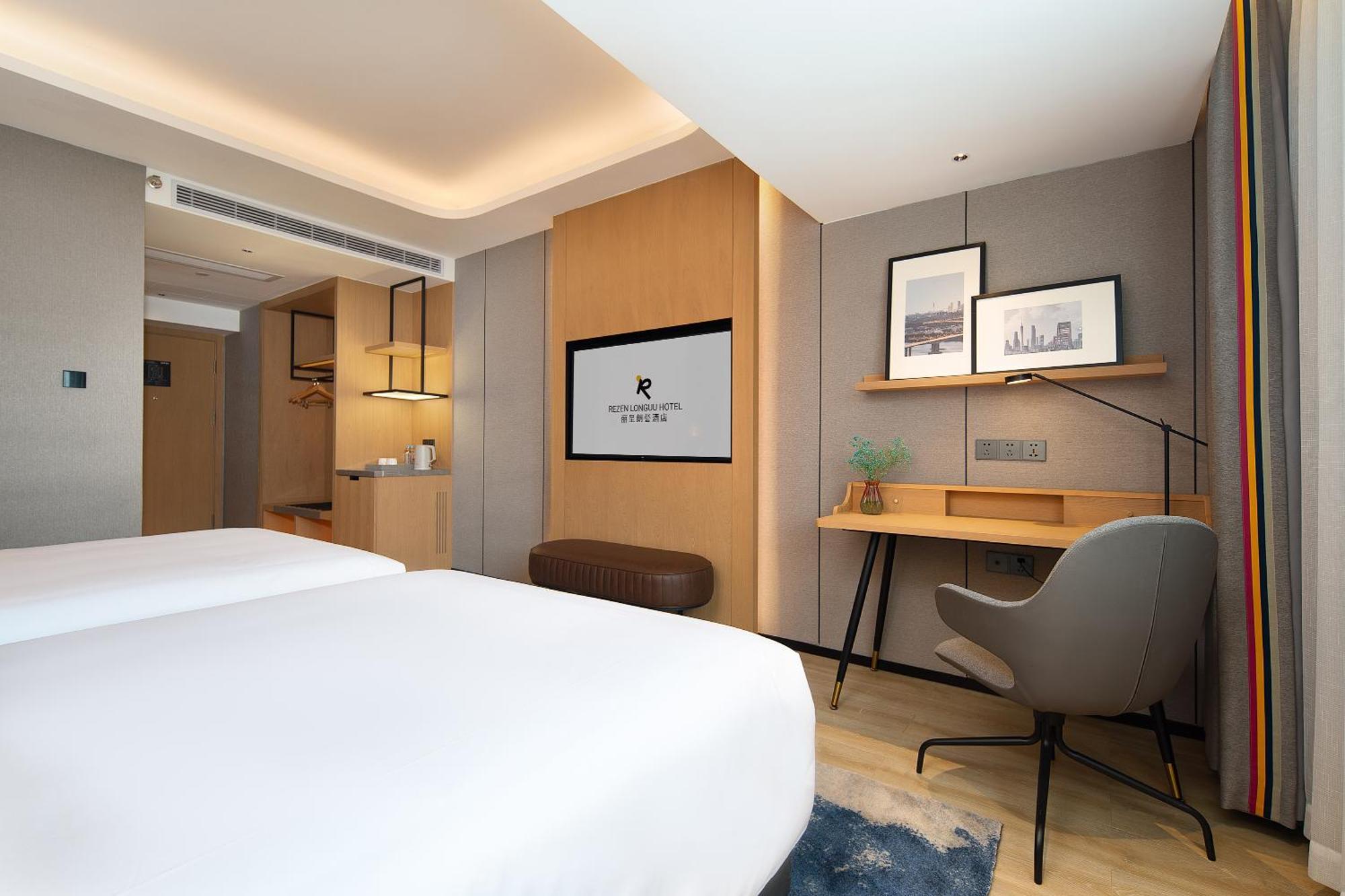 Langham Honor International Hotel Canton Fair Complex Branch - Free Shuttle To Canton Fair Complex During Canton Fair Period & Free Mini Bar Exterior photo