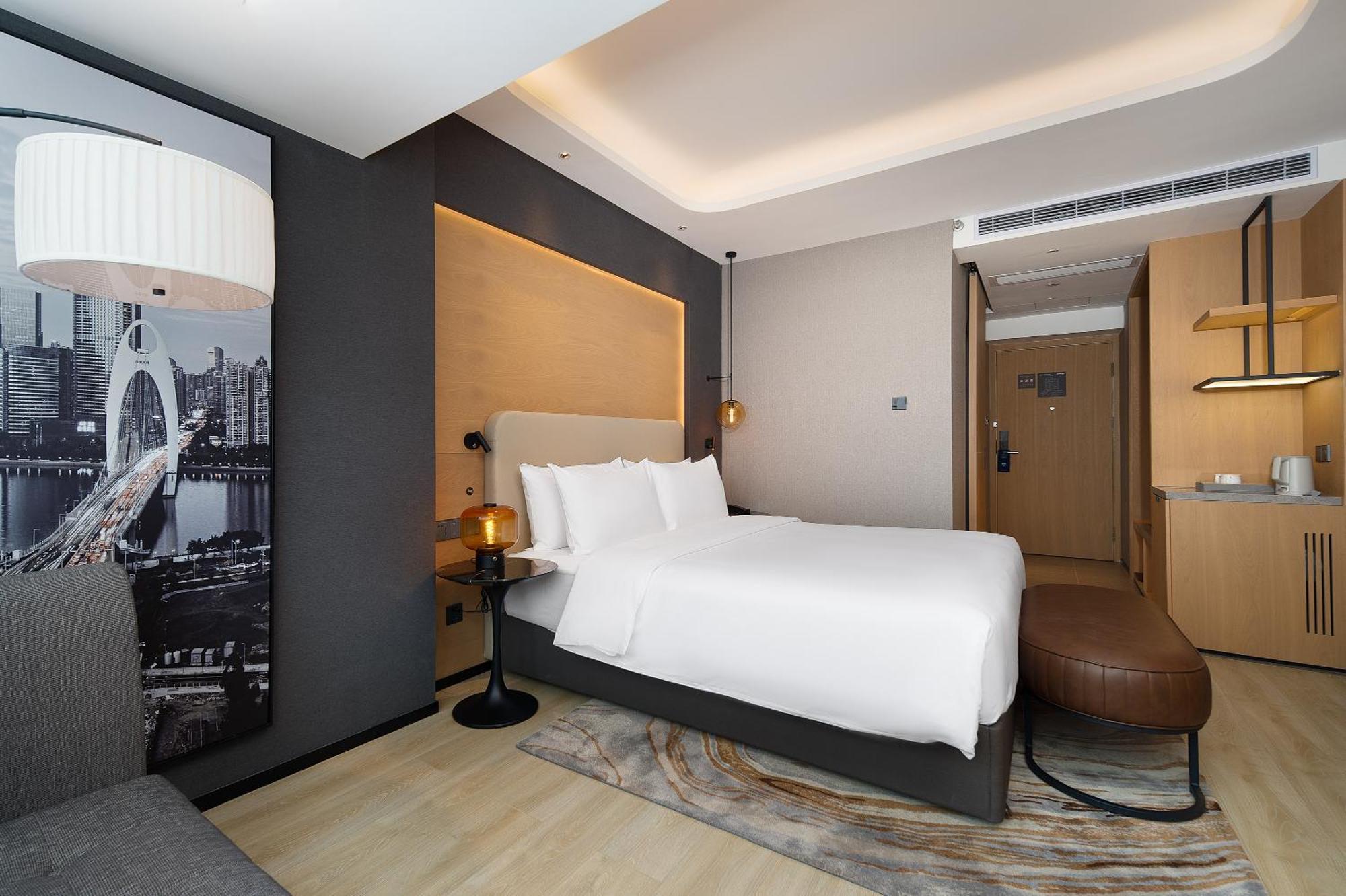 Langham Honor International Hotel Canton Fair Complex Branch - Free Shuttle To Canton Fair Complex During Canton Fair Period & Free Mini Bar Exterior photo