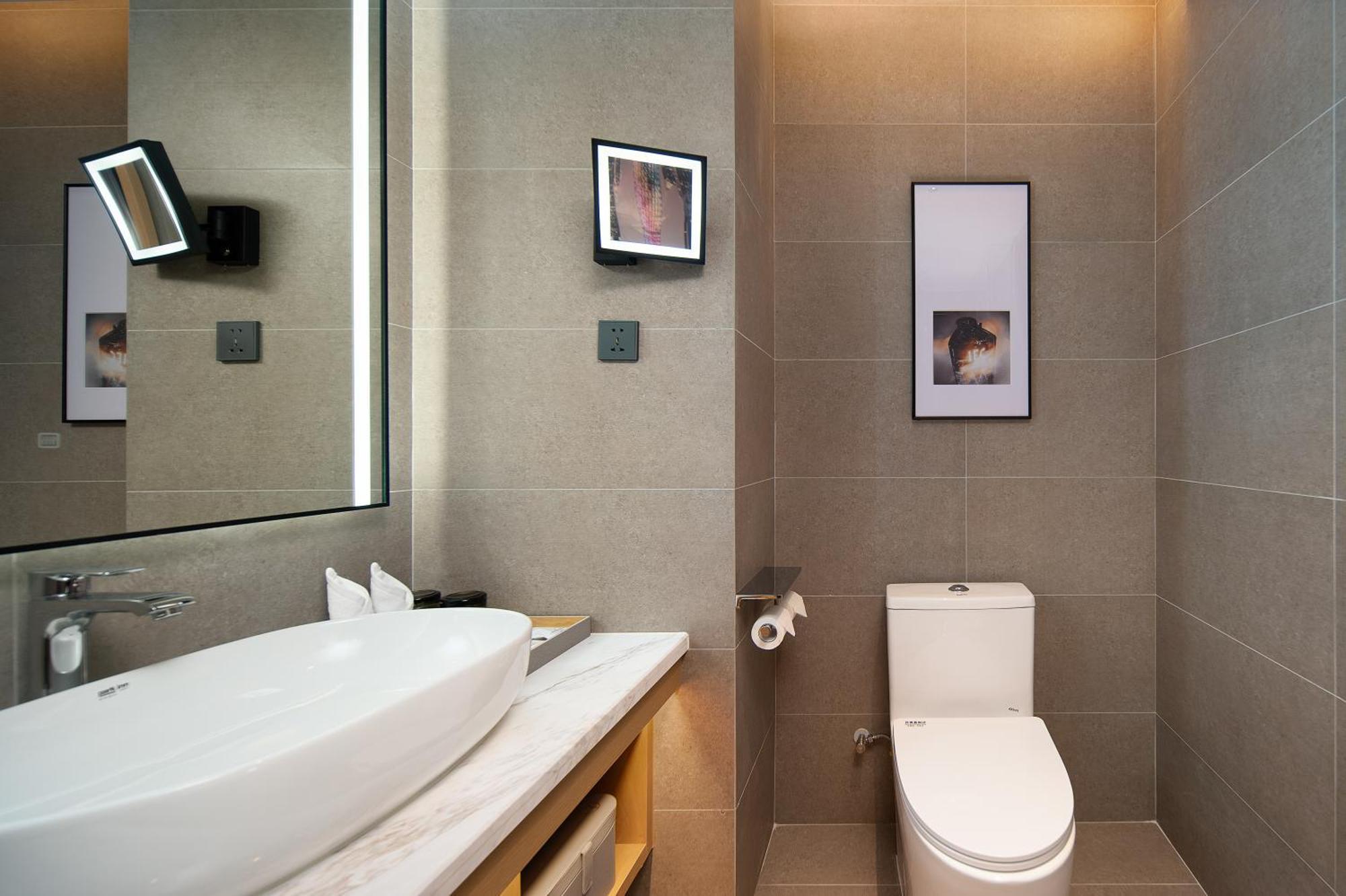 Langham Honor International Hotel Canton Fair Complex Branch - Free Shuttle To Canton Fair Complex During Canton Fair Period & Free Mini Bar Exterior photo