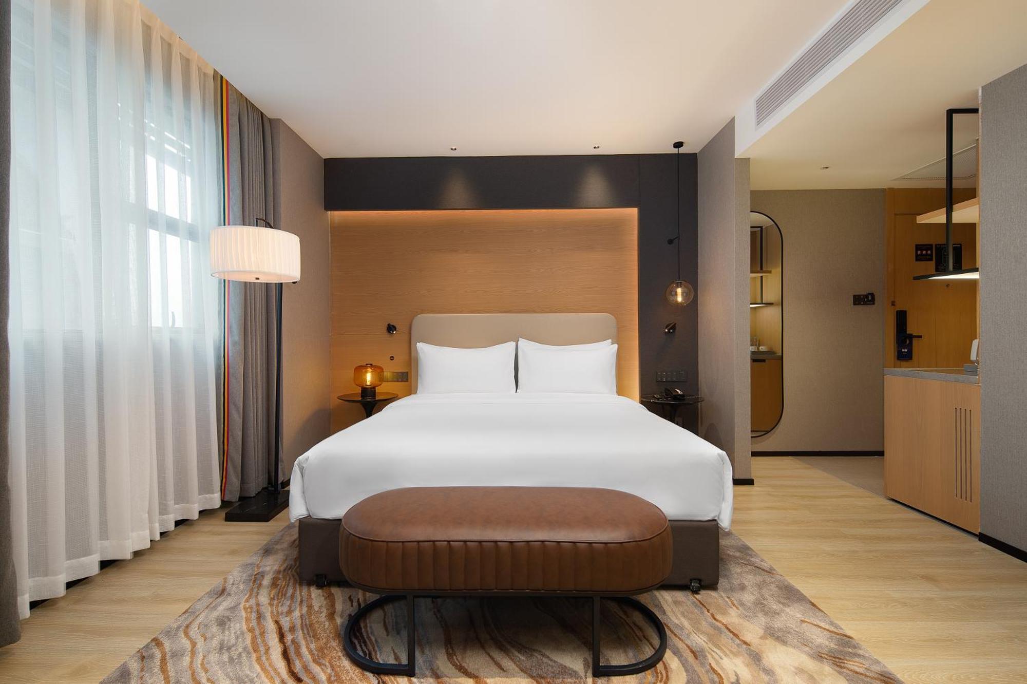 Langham Honor International Hotel Canton Fair Complex Branch - Free Shuttle To Canton Fair Complex During Canton Fair Period & Free Mini Bar Exterior photo
